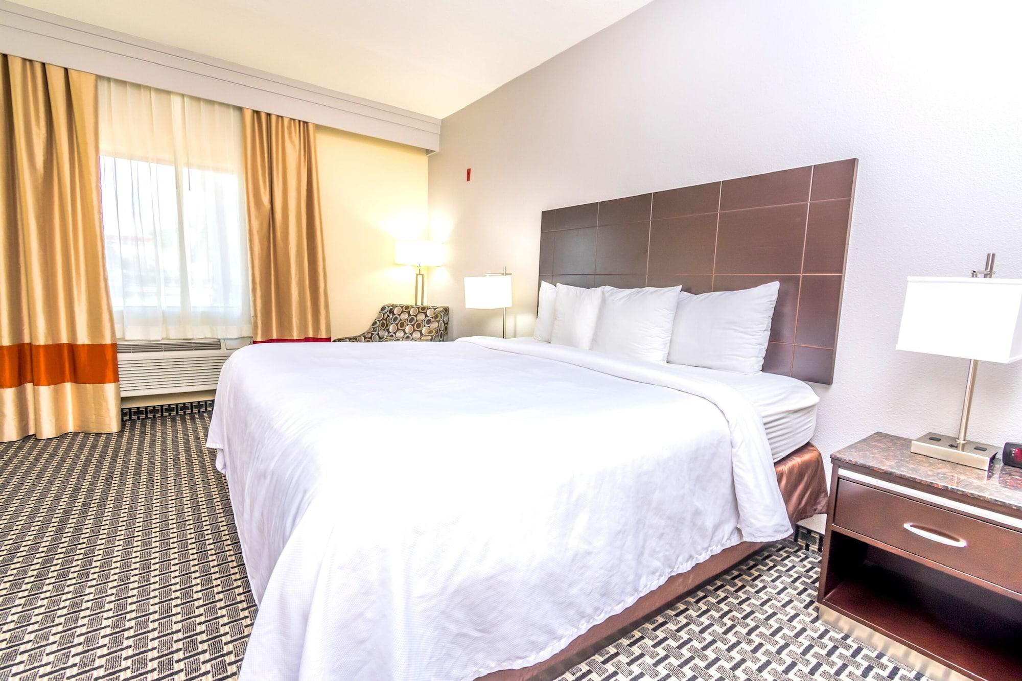 Econo Lodge Inn & Suites East Houston I-10 Екстериор снимка