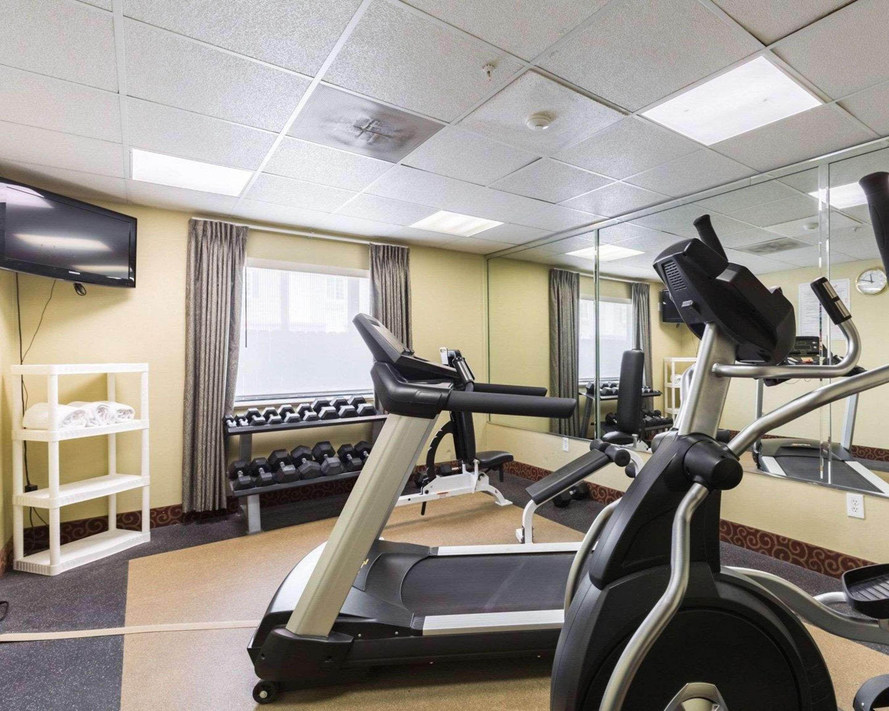 Econo Lodge Inn & Suites East Houston I-10 Екстериор снимка
