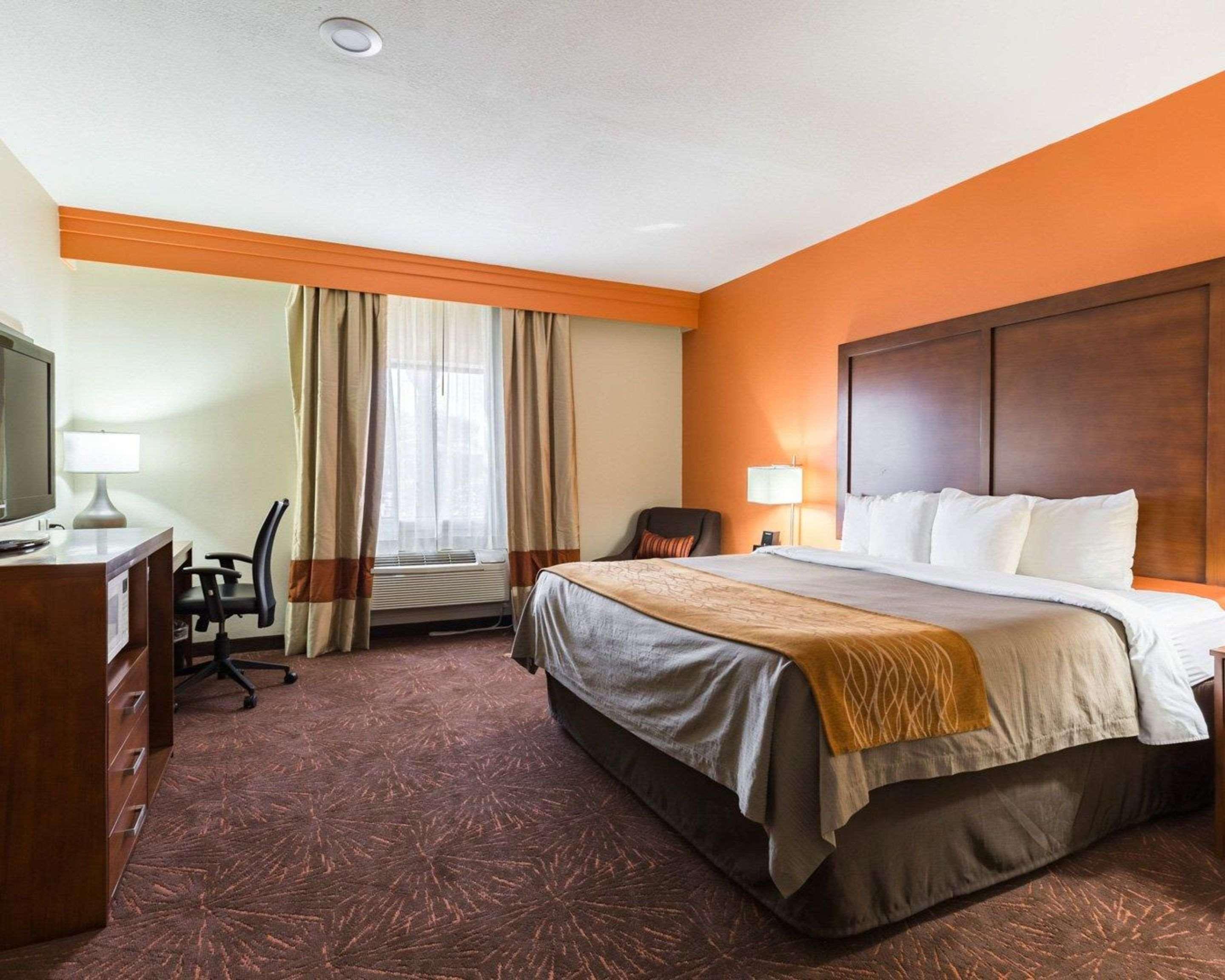 Econo Lodge Inn & Suites East Houston I-10 Екстериор снимка