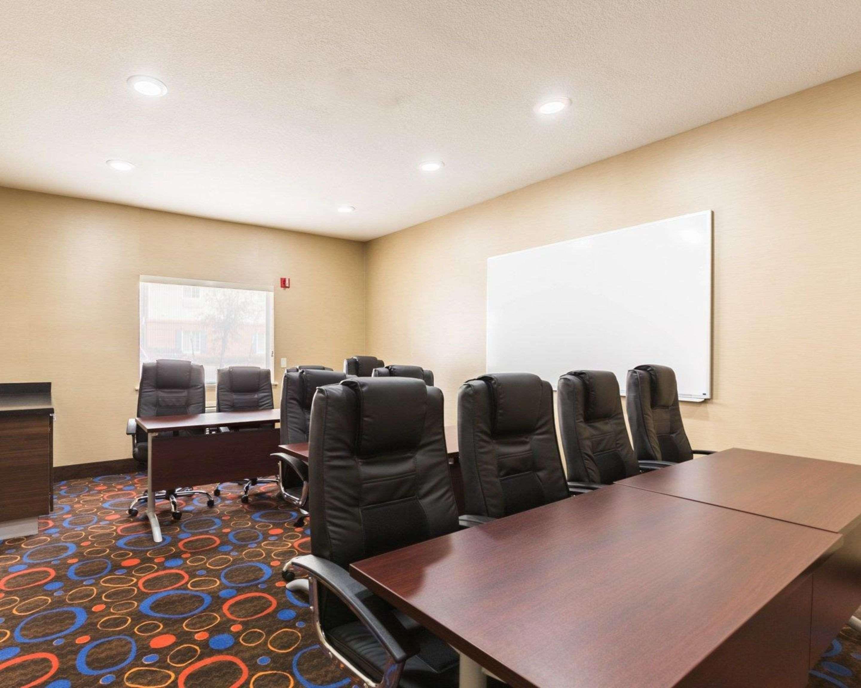 Econo Lodge Inn & Suites East Houston I-10 Екстериор снимка