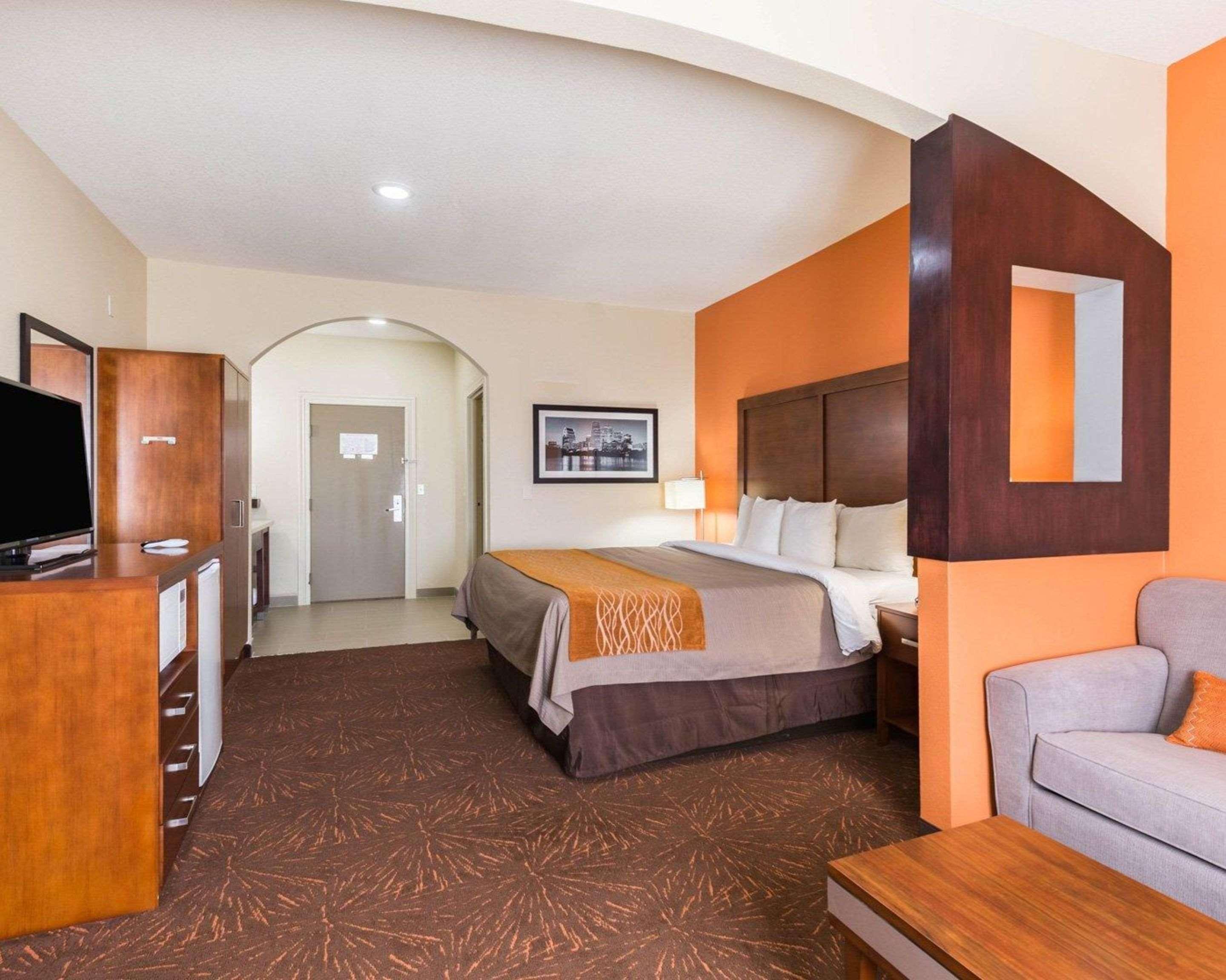 Econo Lodge Inn & Suites East Houston I-10 Екстериор снимка