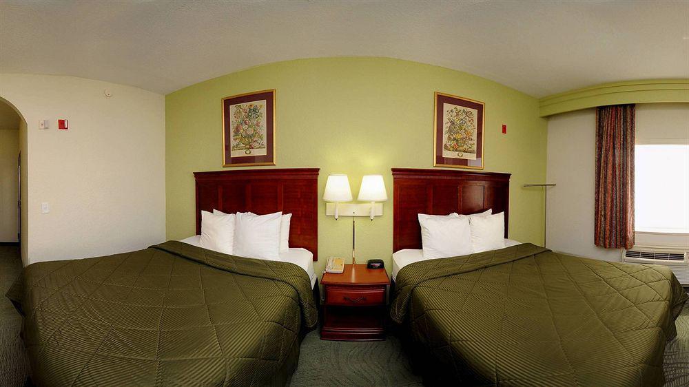 Econo Lodge Inn & Suites East Houston I-10 Интериор снимка