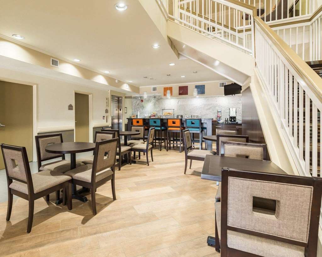 Econo Lodge Inn & Suites East Houston I-10 Ресторант снимка